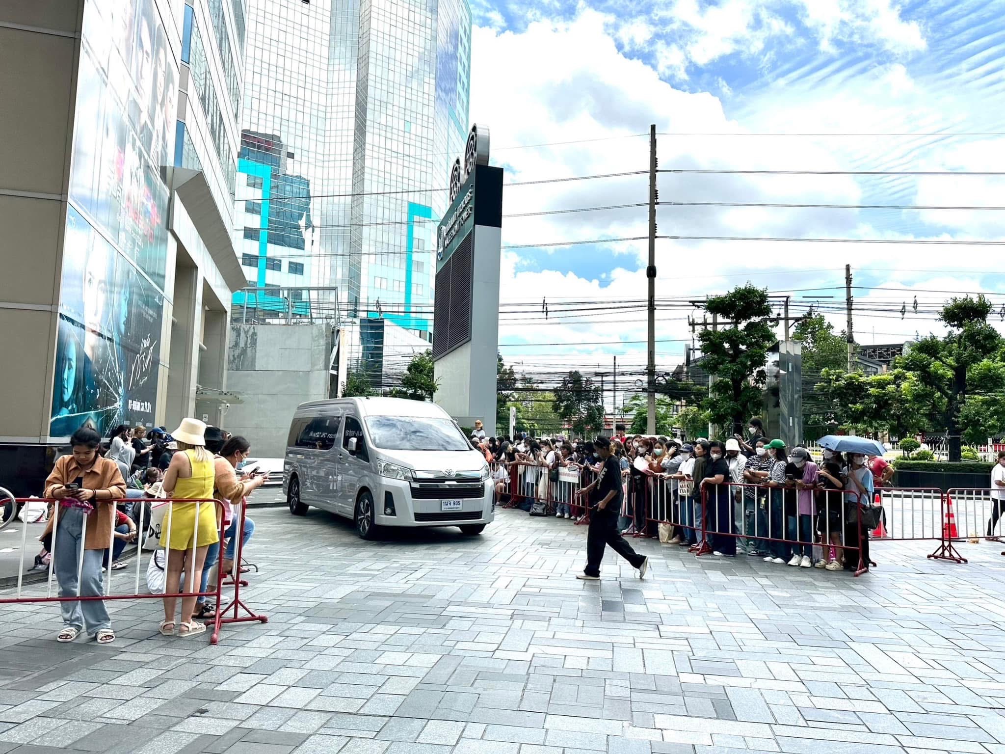 บริการอบอุ่นใจปลอดภัยทุกเส้นทาง